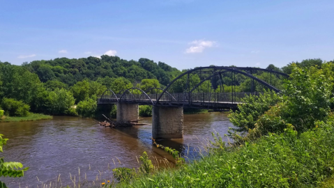 Explore Caves And Rivers On A Short, Scenic Hike Through Iowa's Wapsipinicon State Park