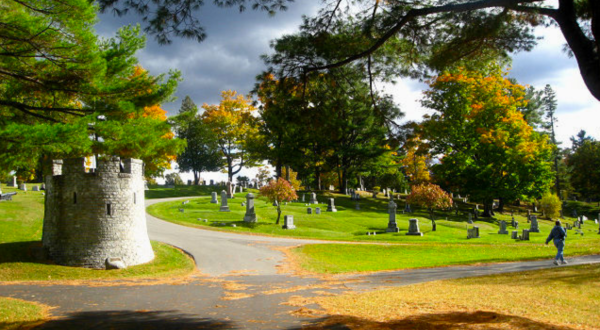 The Most Haunted Place In Maine Is Said To Be Mount Hope Cemetery And This Is Why