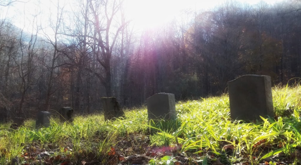 The Red Ash Cemetery Is One Of Tennessee’s Spookiest Cemeteries