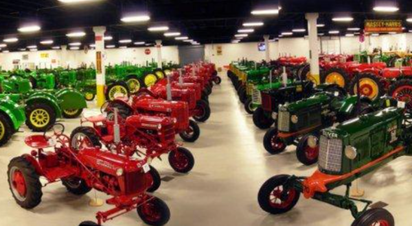 Few People Realize There’s A Museum Dedicated Entirely To Antique Trucks And Tractors Right Here In Virginia