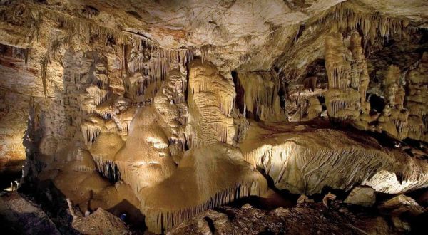 The Lantern-Lit Cave Tour In Arizona Is A Unique Way To Experience Kartchner Caverns