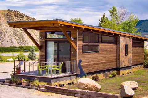 The Tiny House Resort At The Base Of The Sawtooth Mountains In Idaho Will Fill You With Awe