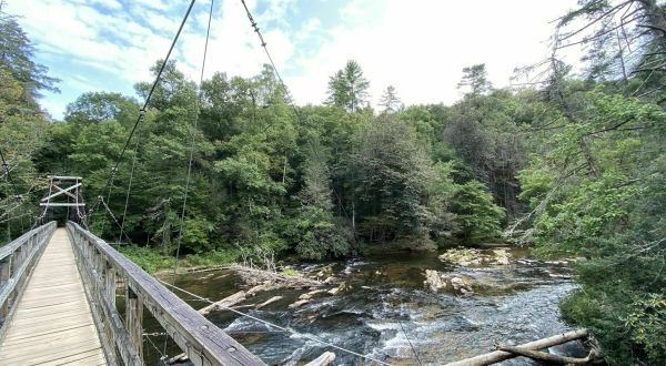 The Exhilarating Swinging Bridge Hike In Georgia That Everyone Must Experience At Least Once