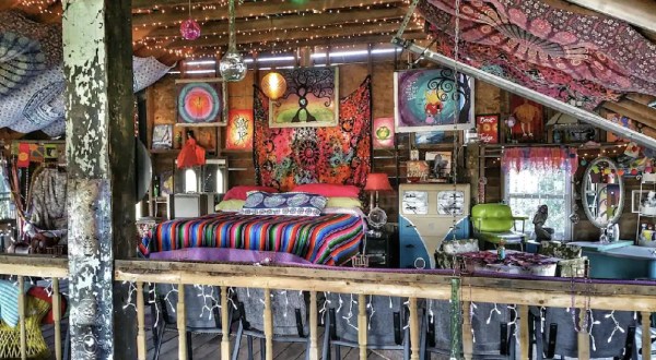 There’s A Hippie-Themed Airbnb In Ohio And It’s The Perfect Little Hideout