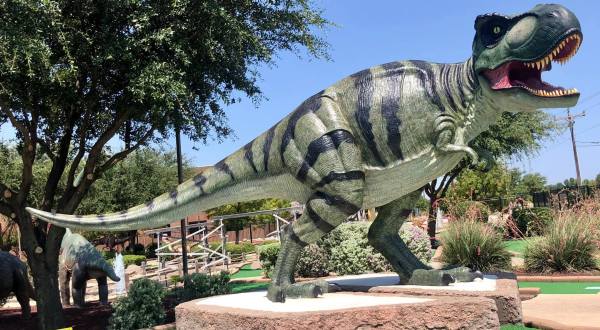 Life-Size Dinosaurs Have Taken Over The Mini Golf Course At Jurassic Zone In Texas