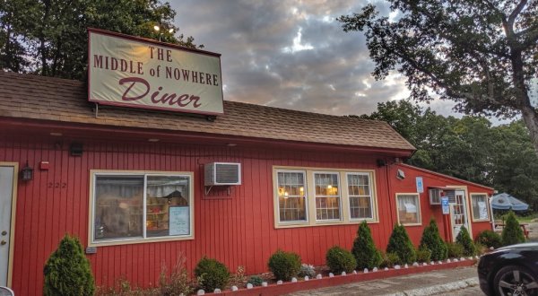 Middle Of Nowhere Diner In Rhode Island Is Always Worth The Drive