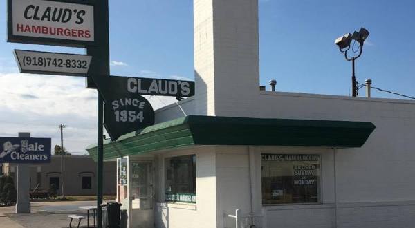 One Of The Smallest Restaurants In Oklahoma, Claud’s Hamburgers, Grills Up One Of The Best Burgers In The State