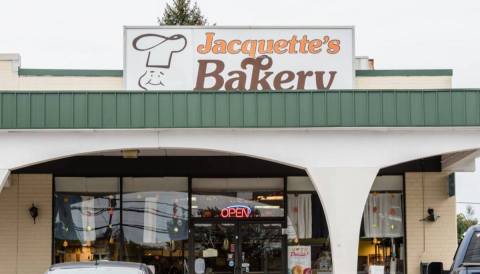 Cure That Sugar Craving With Some Of The Best Donuts Around At Jacquette's Bakery In Pennsylvania