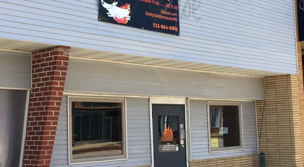 Satisfy Your BBQ Cravings At Shelby’s Southern Smokehouse In Small Town Iowa