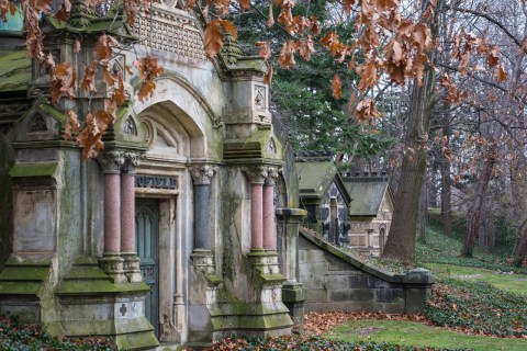 6 Cleveland Cemeteries Chock Full Of Local History You'll Want To Explore