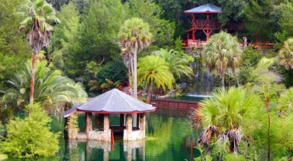 You Could Spend All Day In This Enchanting Florida Garden And Never Grow Tired
