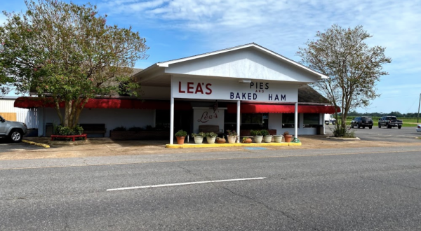 Since 1926, Lea’s Has Been Serving Some Of The Best Pies In Louisiana