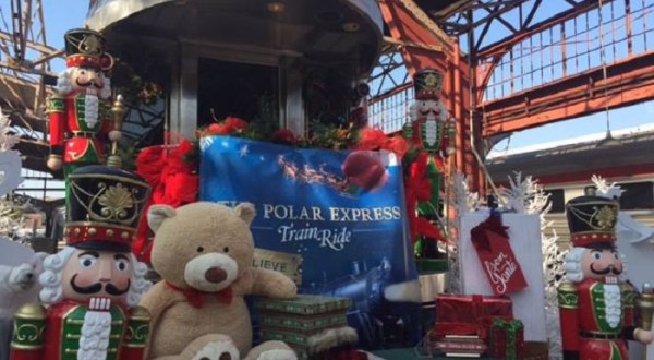Meet Santa & His Elves At This One-Of-A-Kind Polar Express Celebration In Missouri