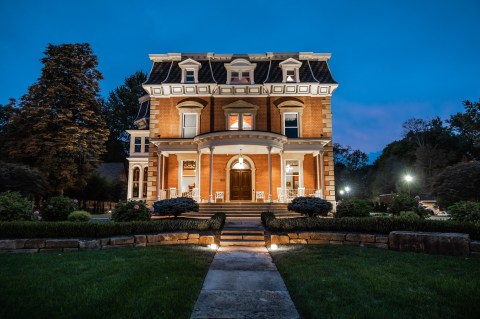 Steele Mansion Is A Historic Ohio Inn That Dates Back To 1867