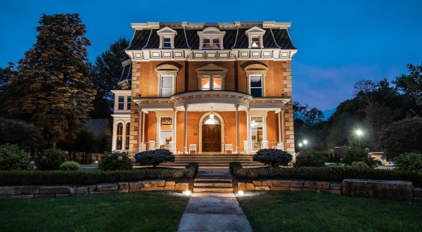 Steele Mansion Is A Historic Ohio Inn That Dates Back To 1867