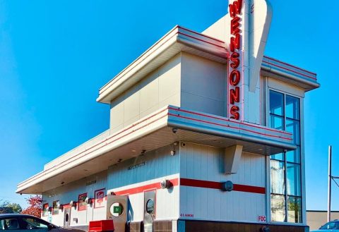 Swenson’s Drive-In Restaurant Is An Old-School Drive-In That Might Have Some Of The Best Comfort Food In Cleveland