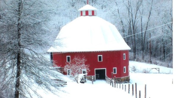 One Of Only Three 16-Sided Barns In The U.S. Is Right Here In Ohio