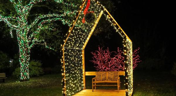 Wander Through 10 Acres Of Holiday Lights At Redding Garden Of Lights In Northern California
