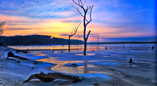 Clinton Lake Is A Stunning Kansas Winter Scene To Explore When It’s Cold Out