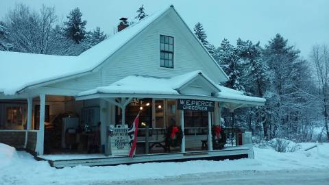 Pierce's General Store In Vermont Is A Wonderful Day Trip For Food Lovers