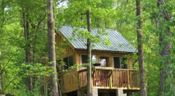 Get Cozy With A Weekend Getaway In This Charming Tiny House In Missouri