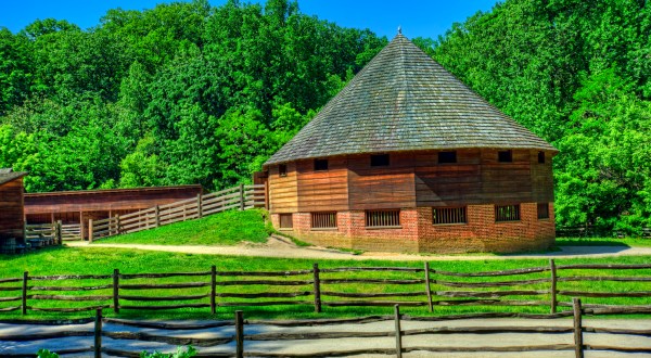 One Of The Only 16-Sided Barns In The U.S. Is Right Here In Virginia