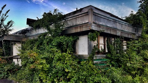 12 Staggering Photos Of Abandoned Places Hiding In New Jersey