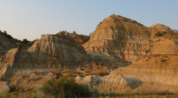 The Story Of How North Dakota’s Painted Canyons Were Formed Is Downright Fascinating