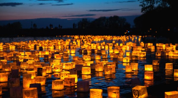 A Water Lantern Festival Will Be Coming To Mississippi In 2021 And You Can Reserve Your Tickets Now