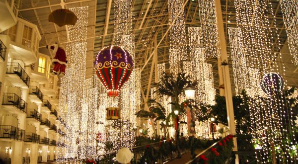 Celebrate A Country Christmas Your Whole Family Will Enjoy When You Visit The Gaylord Opryland Resort In Nashville