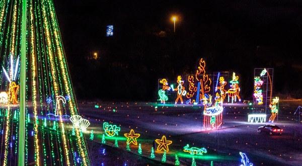Drive Through One Million Holiday Lights At Shadrack’s Christmas Wonderland In Pennsylvania