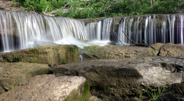 You’ll Want To Spend All Day At A Waterfall-Fed Pool In Kansas Named Pillsbury Crossing