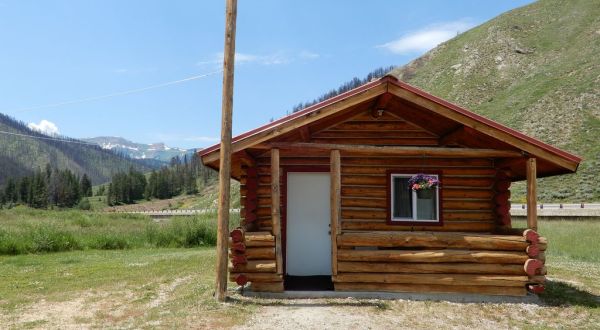 Stay In This Cozy Little Creekside Cabin In Wyoming For Less Than $100 Per Night