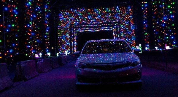 Kentucky’s Enchanting 2-Mile Twinkle At The Track Holiday Drive-Thru Is Sure To Delight