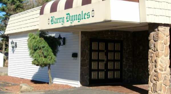 A Truly Outstanding Steakhouse, Pub, And BBQ Joint, Barry Dyngles Belongs On Your Ohio Restaurant Bucket List