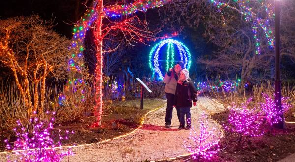 Heritage Museums And Gardens’ Beloved Gardens Aglow Light Show Will Be Returning To Massachusetts