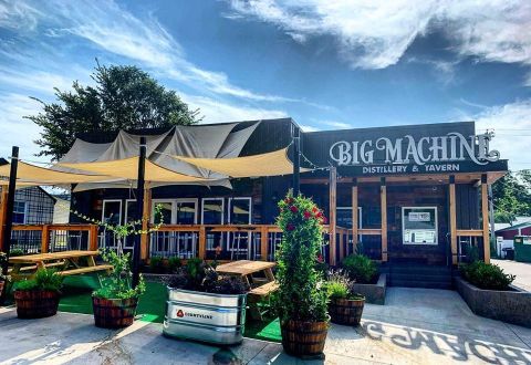 Enjoy The Cooler Fall Weather In Nashville At One Of These 7 Lunch Patios Around The City