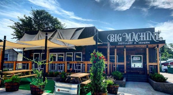 Enjoy The Cooler Fall Weather In Nashville At One Of These 7 Lunch Patios Around The City