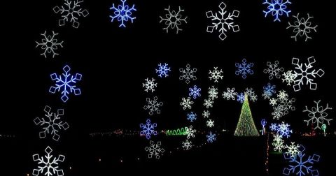 The Enchanting 2-Mile WonderLight's Christmas In Ohio Holiday Drive-Thru Is Sure To Delight
