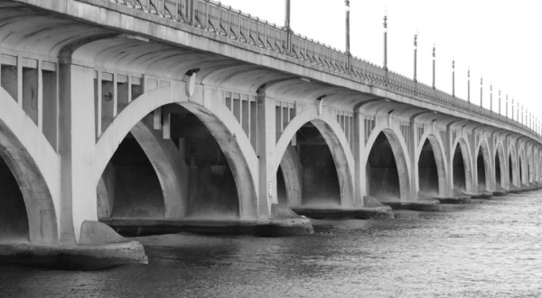 One Of The Most Haunted Bridges In Detroit, Belle Isle Bridge Has Been Around Since 1923