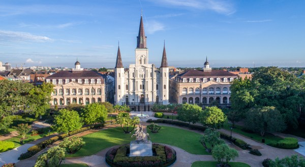 Jackson Square Is A Fascinating Spot in New Orleans That’s Straight Out Of A Fairy Tale