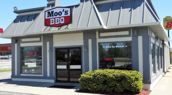 The Slow-Smoked Ribs At Moo’s BBQ In Iowa Is Worthy Of A Pilgrimage