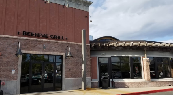 Some Of The Best Burgers In Utah Are Found At The Beehive Pub & Grill