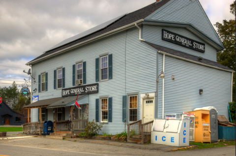 The Charming Maine General Store That's Been Open Since Before The Civil War