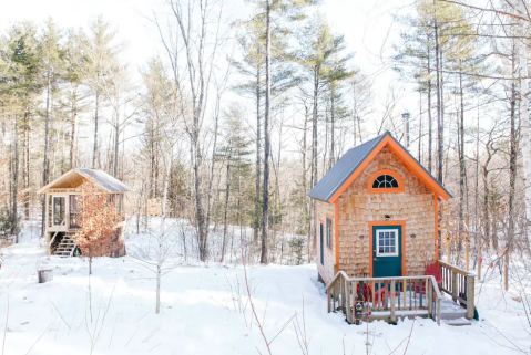 Get Cozy With A Weekend Getaway In This Charming Tiny House In Maine