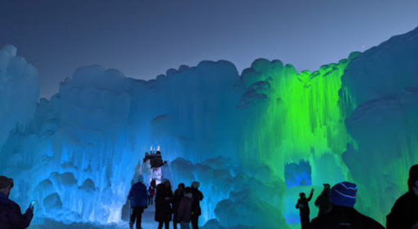 These Jaw-Dropping Ice Castles Are Returning To Colorado This Winter And You Need To See Them
