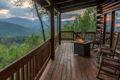 The Views From This Rustic Log Cabin In North Carolina Are The Definition Of Stunning
