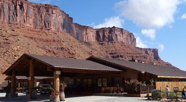 Dine Under Massive Red-Rock Cliffs At Cowboy Grill In Utah