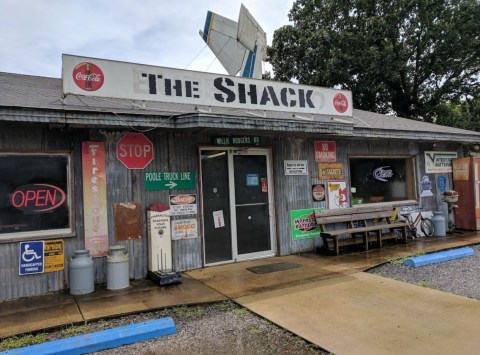 You'll Be Served Some Of The Best Barbecue In Alabama At These 9 Restaurants