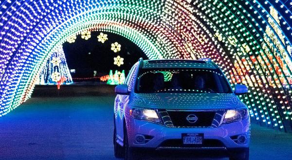 Minnesota’s Enchanting Christmas In Color Holiday Drive-Thru Is Sure To Delight